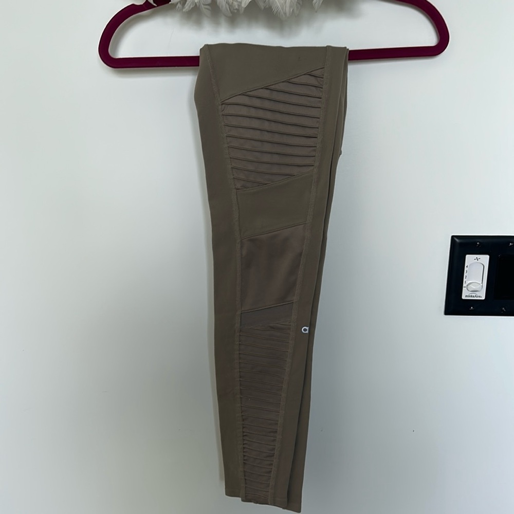 Alo biker leggings with mesh cutouts on legs